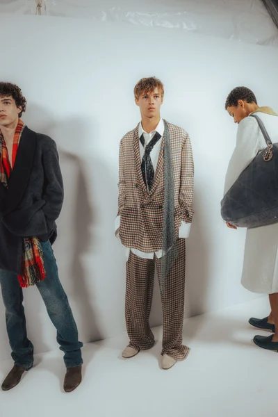 Look 14